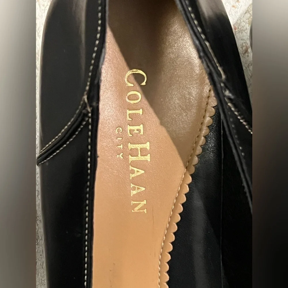 Cole Haan Black With Tan Bow Kitten Wedge Office Casual Heel Womens Size 9